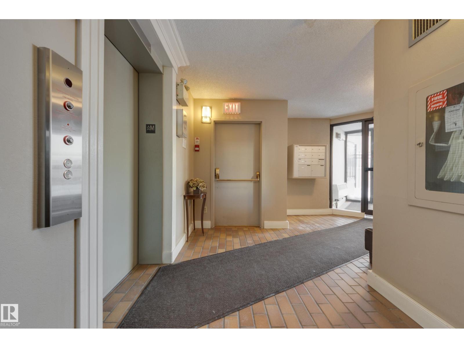 #7 9734 111 St Nw, Edmonton, Alberta  T5K 1J8 - Photo 3 - E4475563