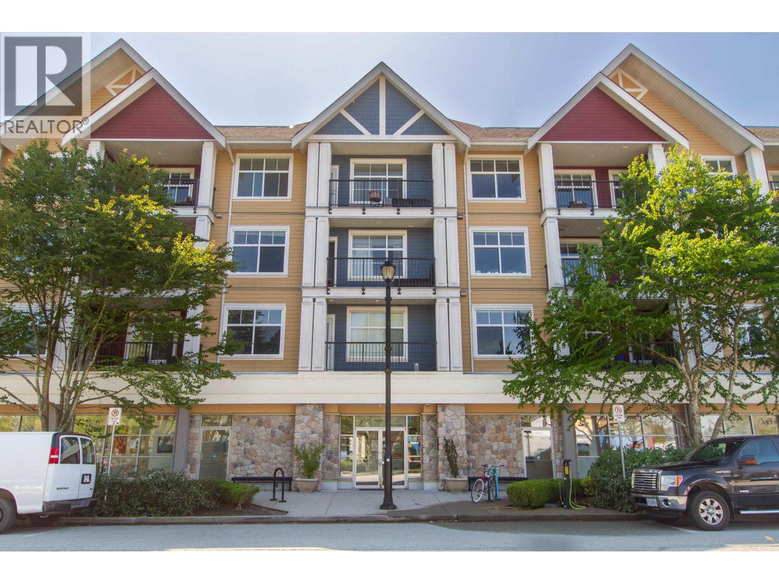 303 1336 Main Street, Squamish, British Columbia  V8B 0R2 - Photo 1 - R3094607