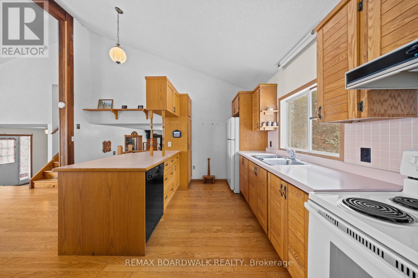 202 Folly Road, Rideau Lakes, Ontario  K0G 1E0 - Photo 14 - X12841078