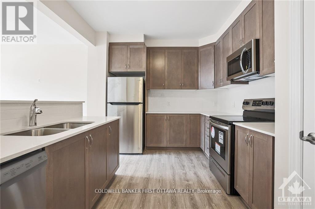 78 Ballinora Lane, Ottawa, Ontario  K2S 2Z6 - Photo 10 - X12841104