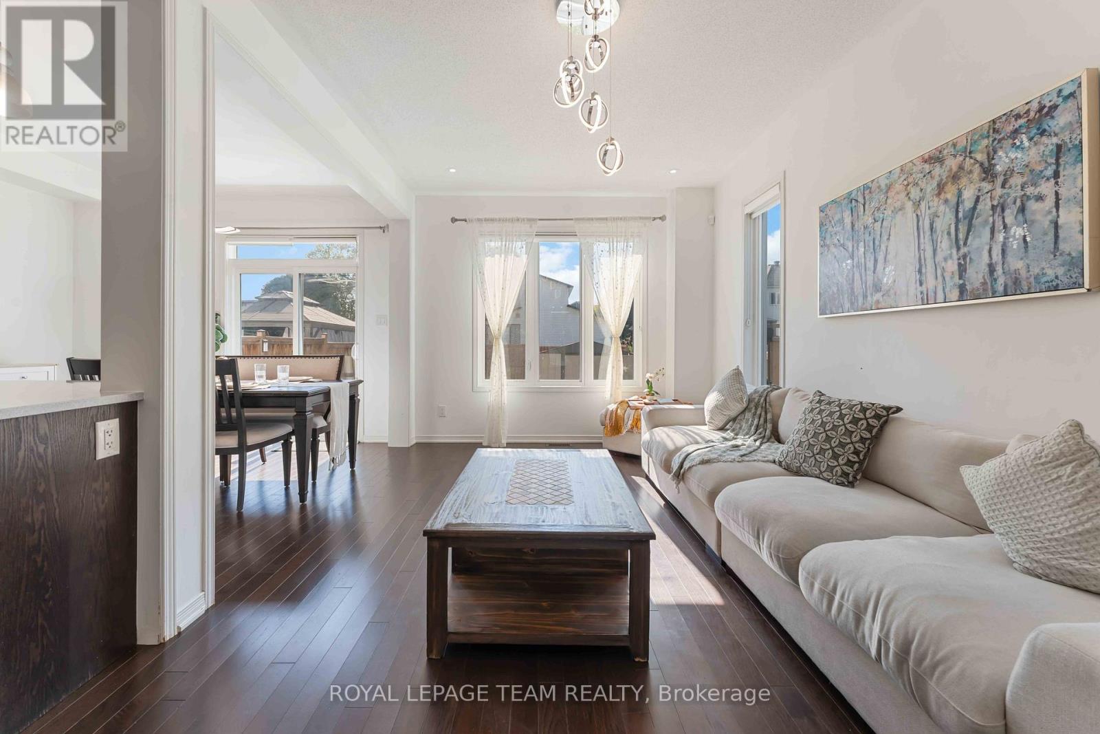 359 Melodie Street, Ottawa, Ontario  K1W 0L8 - Photo 6 - X12841110