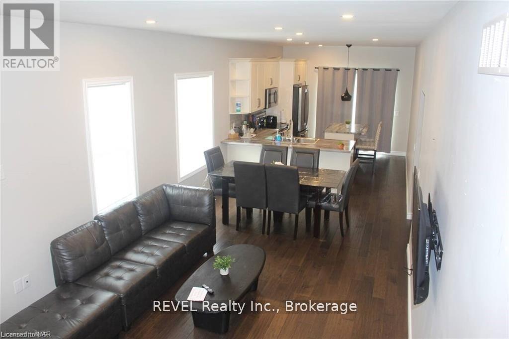 438 Mcalpine Avenue N, Welland, Ontario  L3B 1T3 - Photo 5 - X12841116