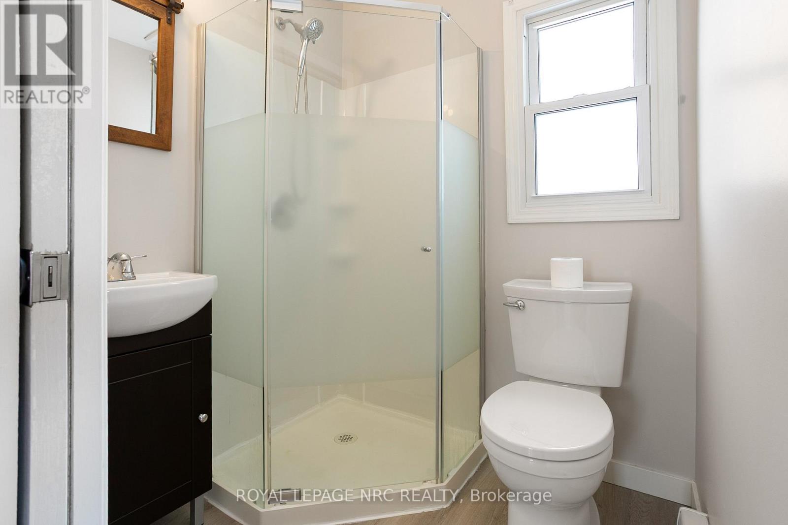 Upper - 6326 Thorold Stone Road, Niagara Falls, Ontario  L2J 1A8 - Photo 10 - X12841236