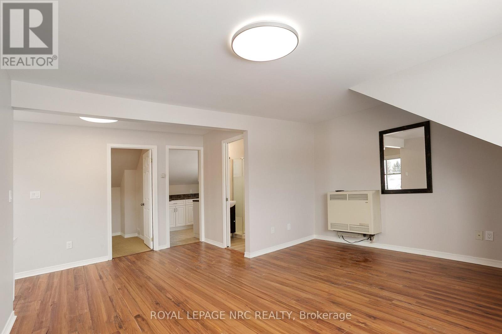 Upper - 6326 Thorold Stone Road, Niagara Falls, Ontario  L2J 1A8 - Photo 13 - X12841236