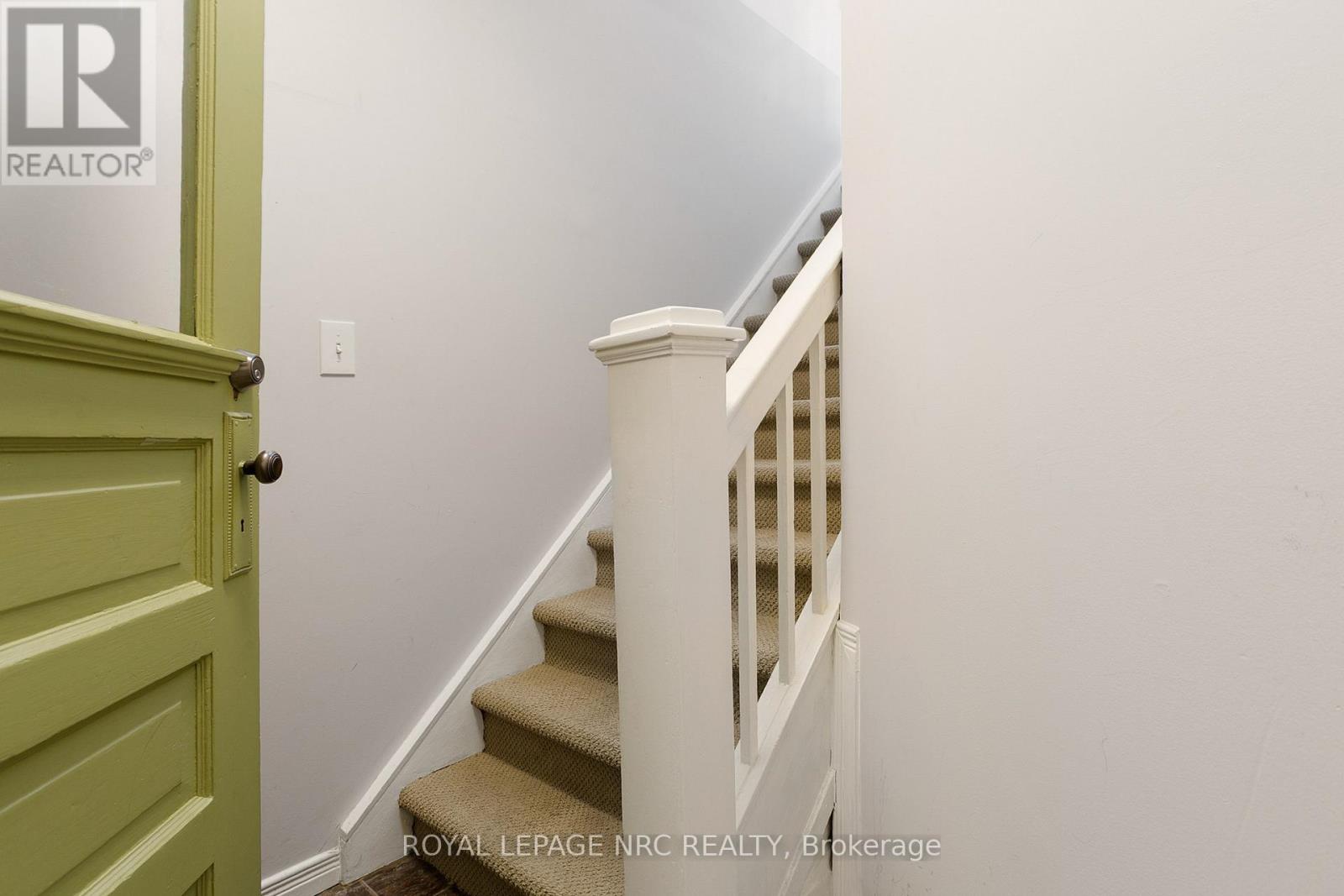 Upper - 6326 Thorold Stone Road, Niagara Falls, Ontario  L2J 1A8 - Photo 5 - X12841236