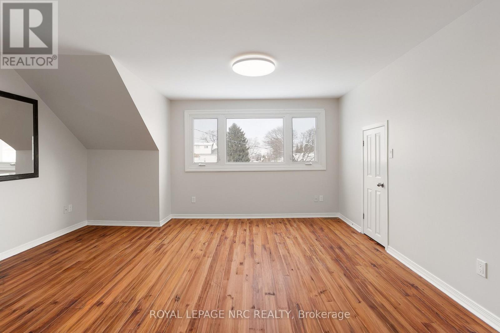 Upper - 6326 Thorold Stone Road, Niagara Falls, Ontario  L2J 1A8 - Photo 7 - X12841236