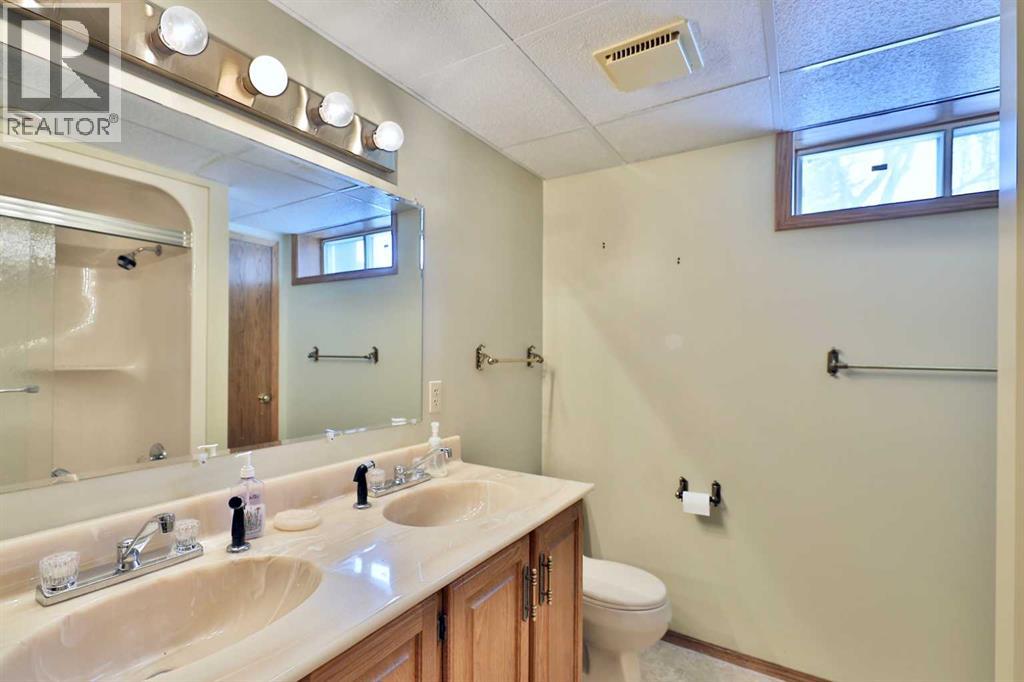 6804 42a Avenue, Camrose, Alberta  T4V 3S4 - Photo 46 - A2289700