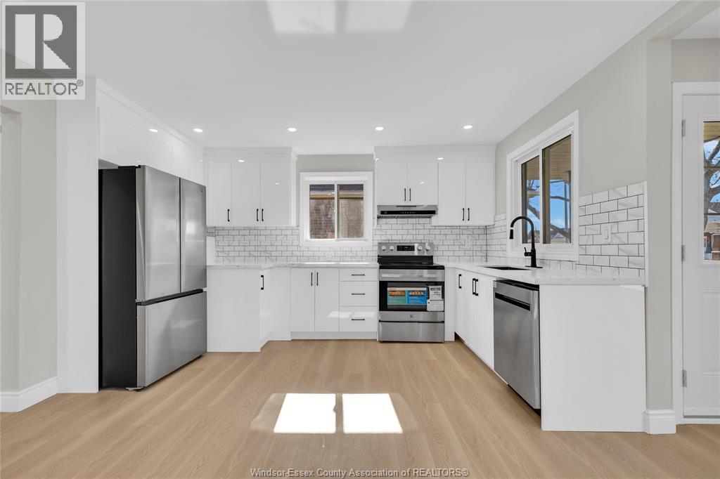 1708 St. Luke, Windsor, Ontario  N8Y 3N6 - Photo 3 - 26004394