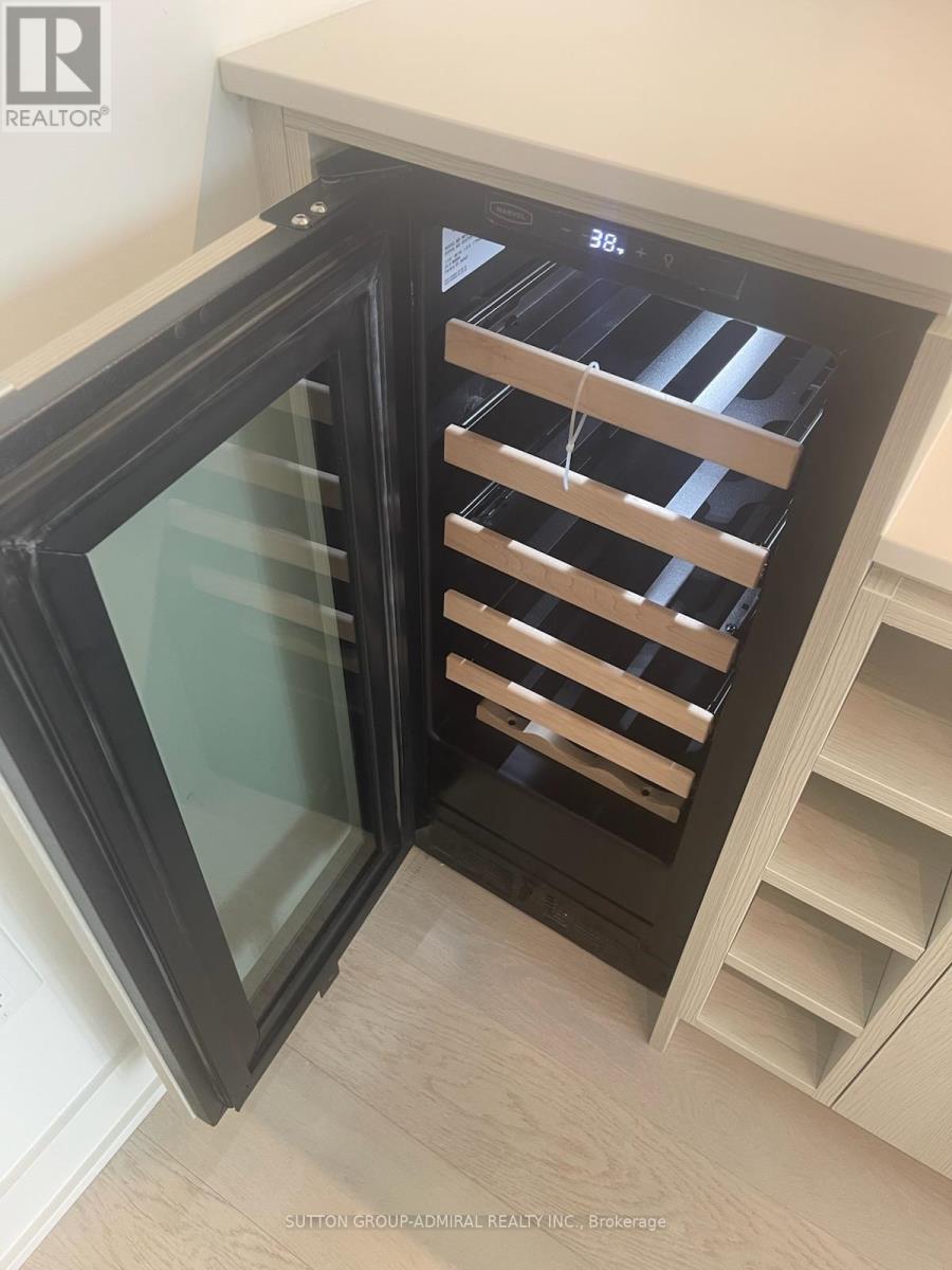 3505 - 11 Yorkville Avenue, Toronto, Ontario  M4W 0B7 - Photo 7 - C12841140