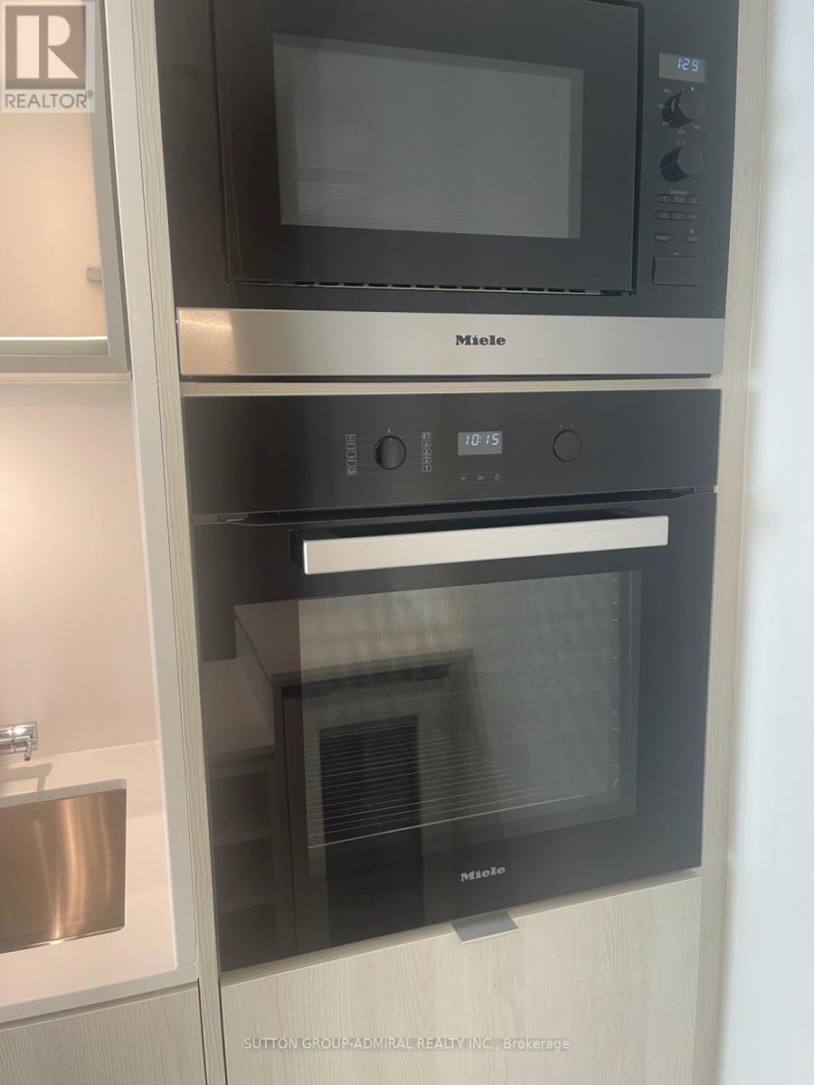 3505 - 11 Yorkville Avenue, Toronto, Ontario  M4W 0B7 - Photo 8 - C12841140