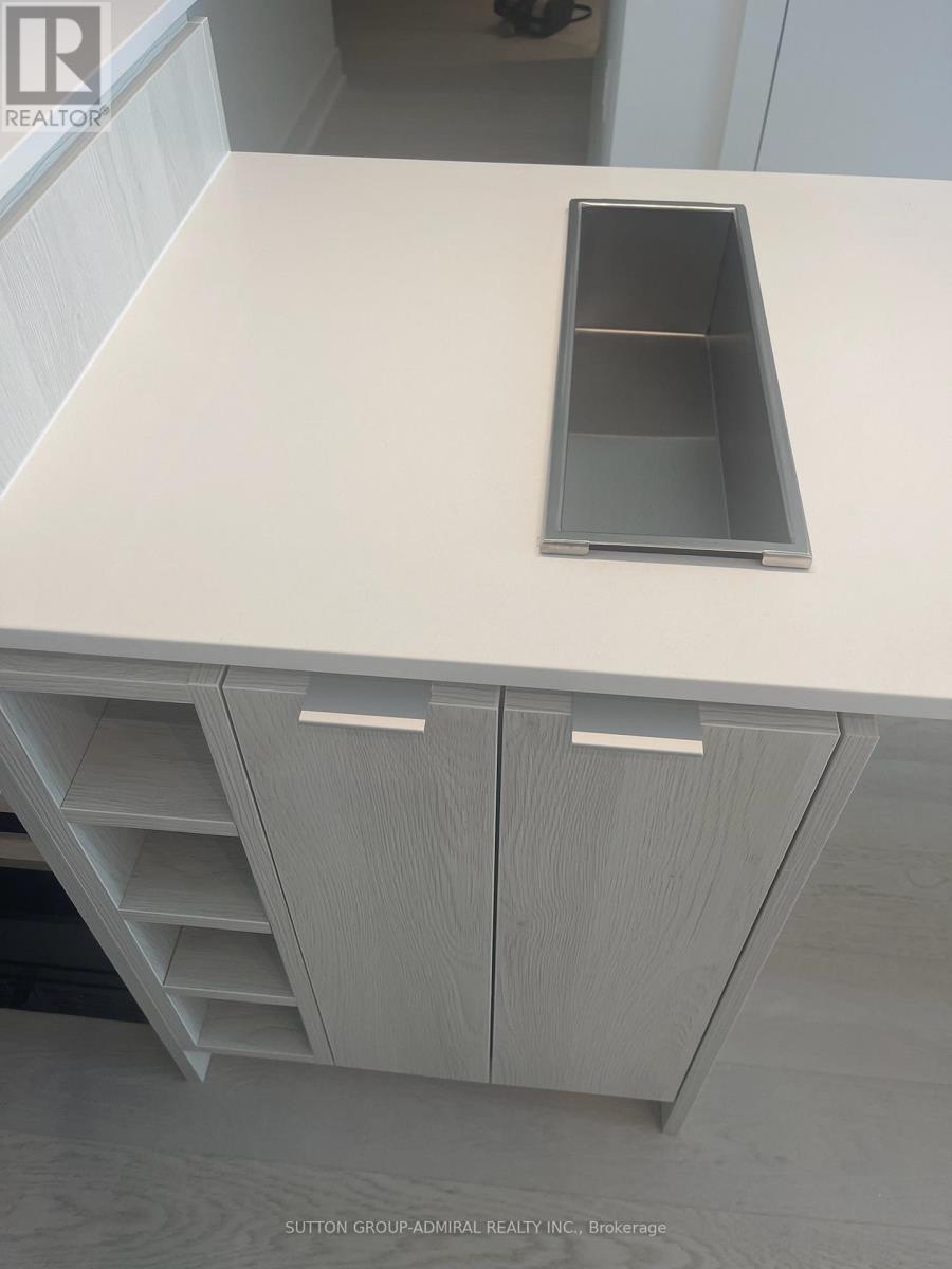 3505 - 11 Yorkville Avenue, Toronto, Ontario  M4W 0B7 - Photo 9 - C12841140