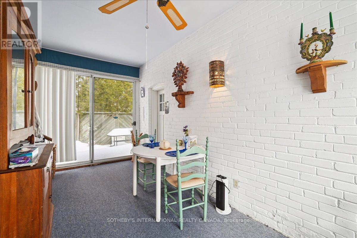 5 Moorehill Drive, Toronto, Ontario  M4G 1A2 - Photo 14 - C12841244