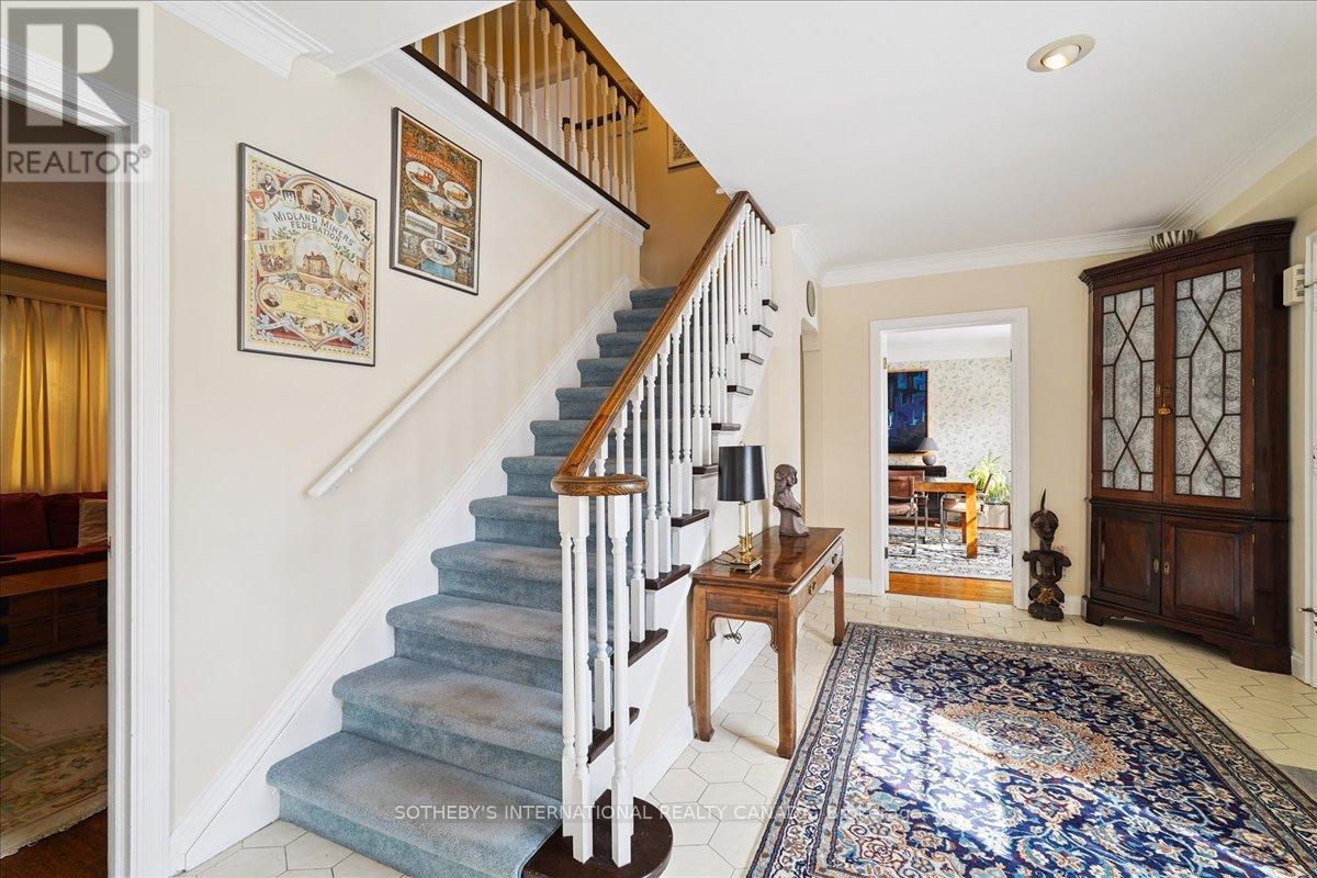 5 Moorehill Drive, Toronto, Ontario  M4G 1A2 - Photo 16 - C12841244