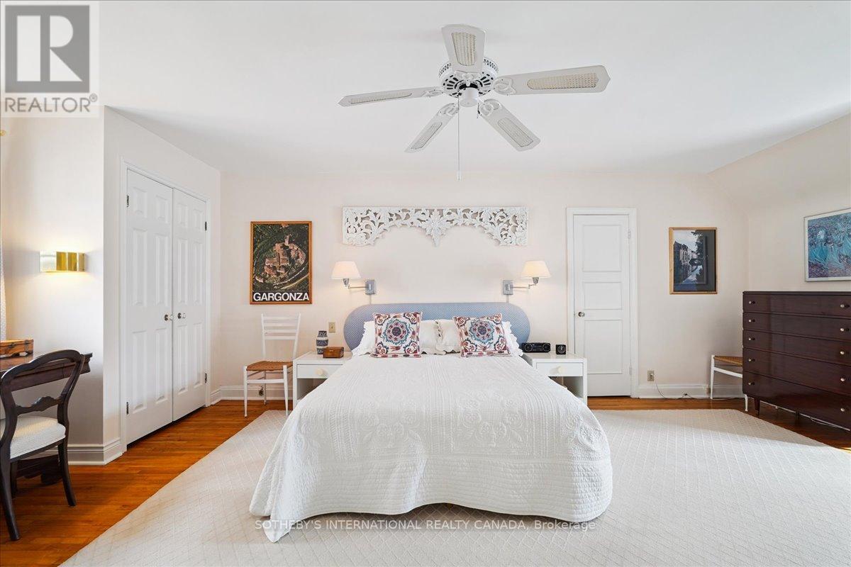 5 Moorehill Drive, Toronto, Ontario  M4G 1A2 - Photo 17 - C12841244