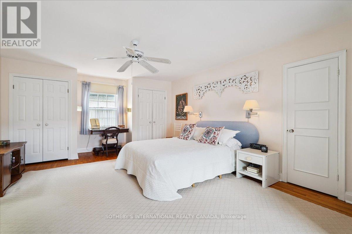 5 Moorehill Drive, Toronto, Ontario  M4G 1A2 - Photo 18 - C12841244