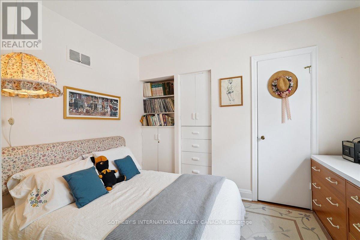 5 Moorehill Drive, Toronto, Ontario  M4G 1A2 - Photo 21 - C12841244