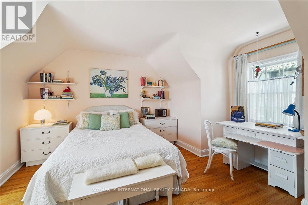 5 Moorehill Drive, Toronto, Ontario  M4G 1A2 - Photo 22 - C12841244