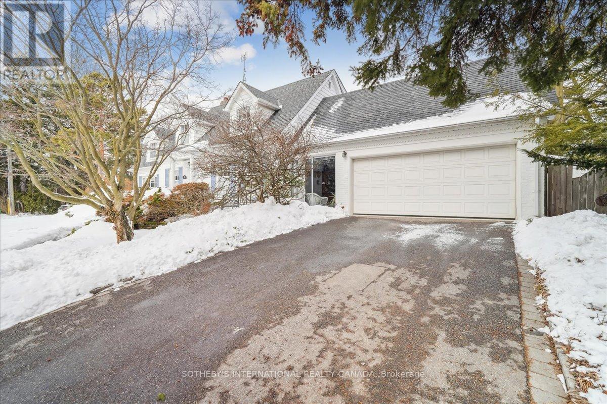 5 Moorehill Drive, Toronto, Ontario  M4G 1A2 - Photo 33 - C12841244