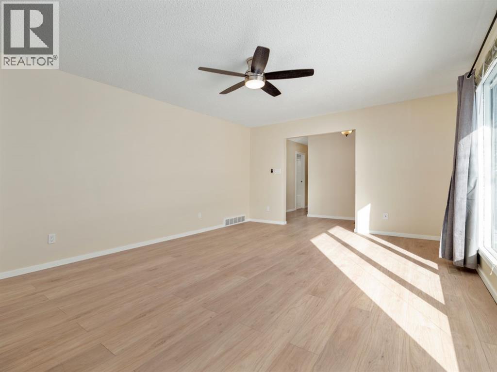 233 8 Street W, Cardston, Alberta  T0K 0K0 - Photo 7 - A2286901