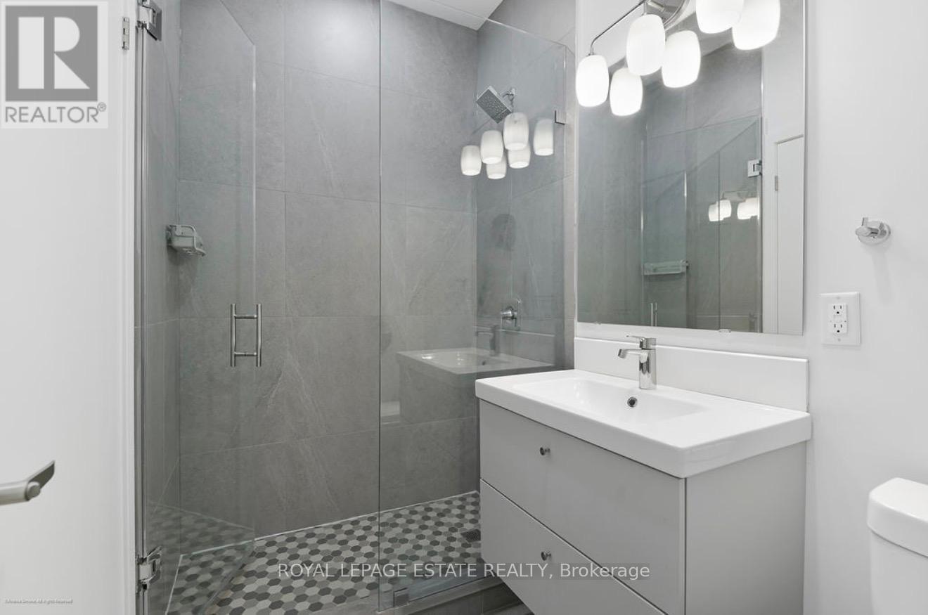 Main Floor - 506 Scarborough Road, Toronto, Ontario  M4E 3N2 - Photo 13 - E12841044