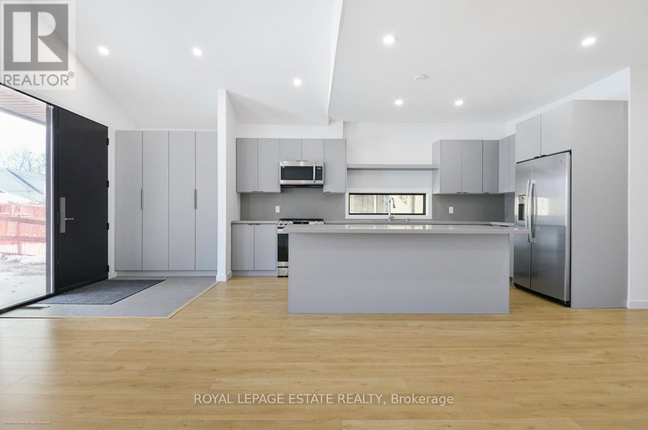 Main Floor - 506 Scarborough Road, Toronto, Ontario  M4E 3N2 - Photo 5 - E12841044