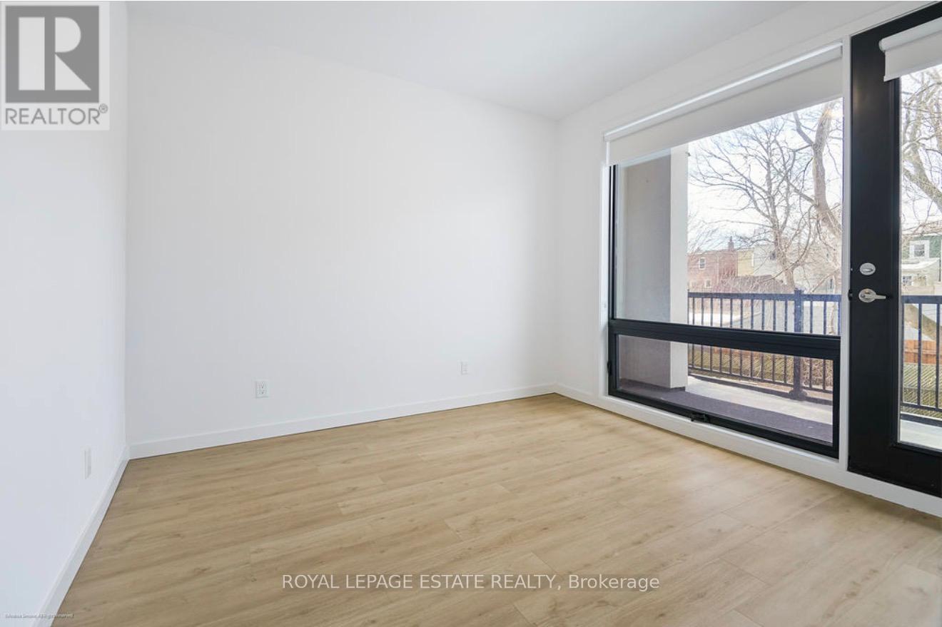 Main Floor - 506 Scarborough Road, Toronto, Ontario  M4E 3N2 - Photo 9 - E12841044