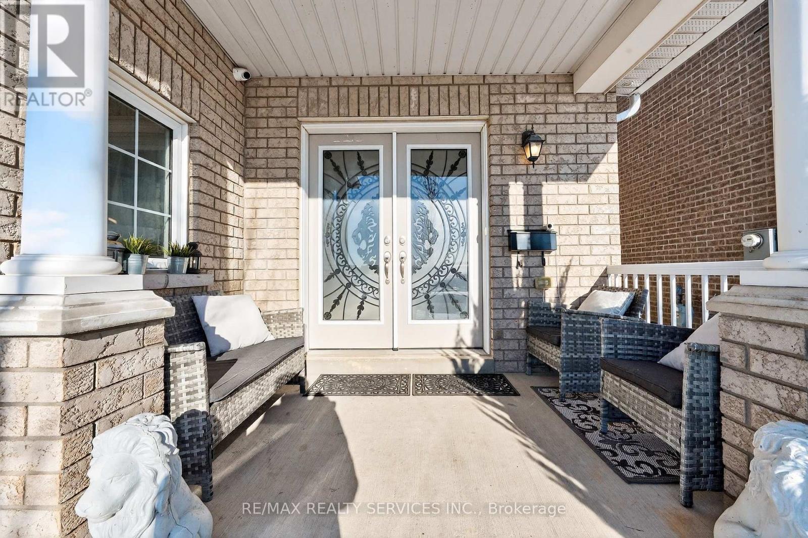 57 Sharplin Drive, Ajax, Ontario  L1Z 0C6 - Photo 4 - E12841144