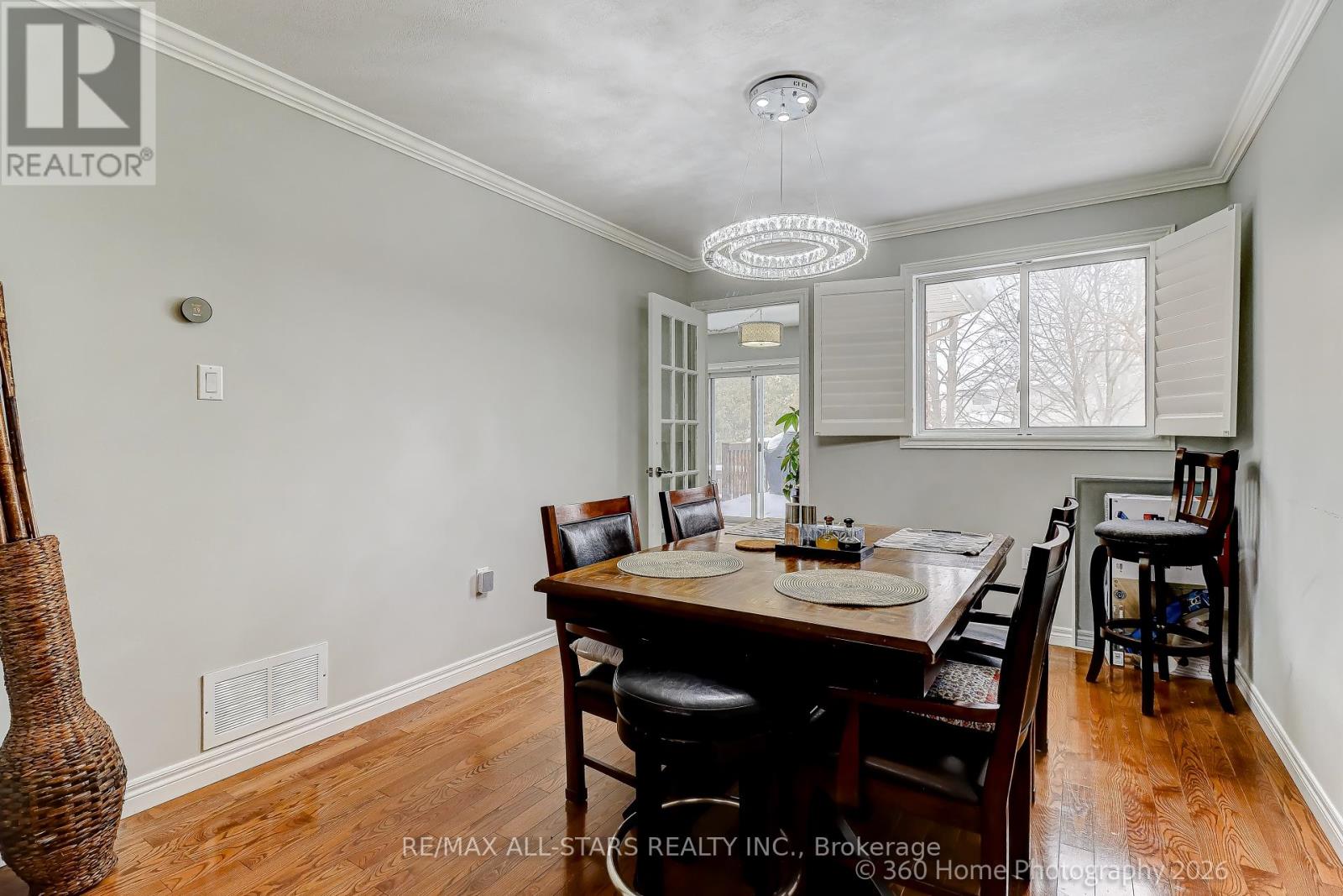 Main Floor - 6 Amberview Drive, Georgina, Ontario  L4P 3X6 - Photo 11 - N12841166