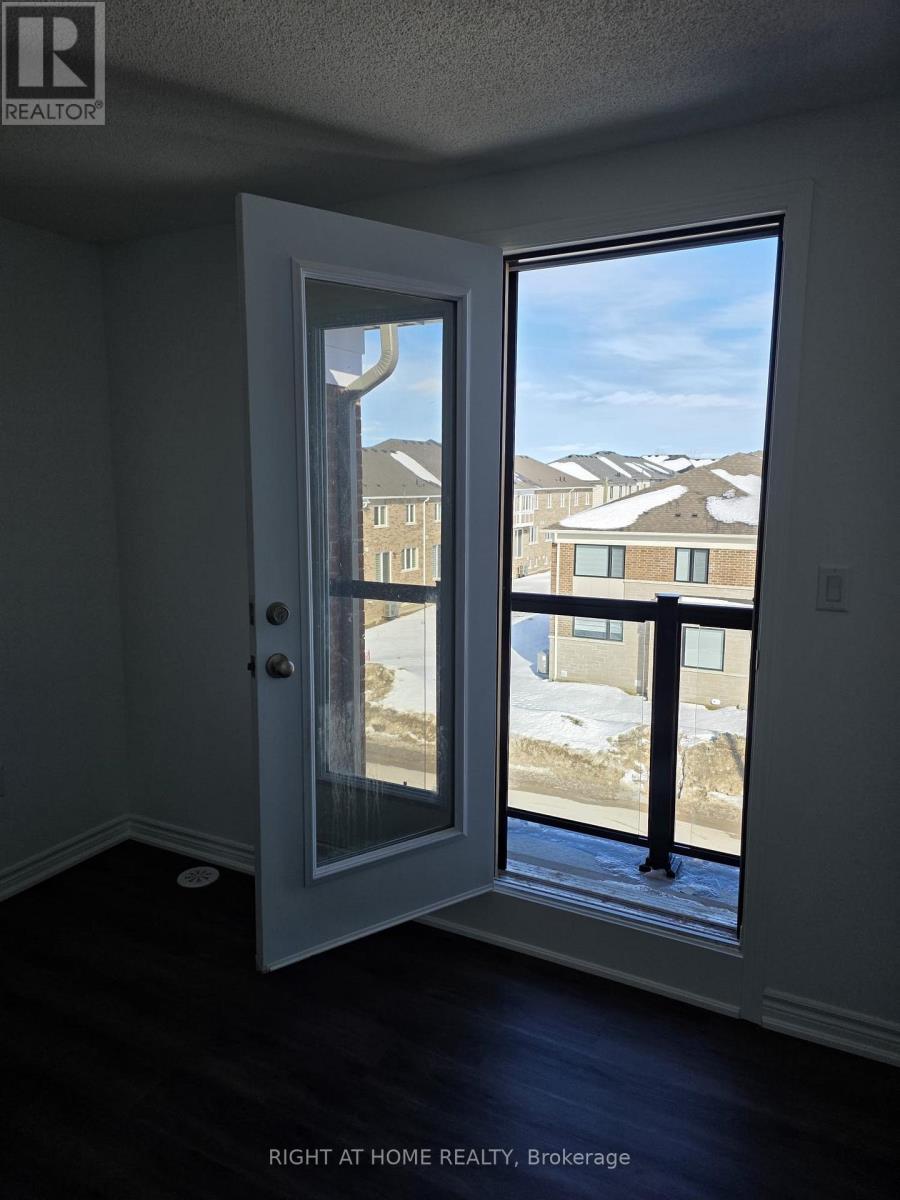 84 Yorkshire Drive, Barrie, Ontario L9J 1B5 - Photo 17 - S12841182