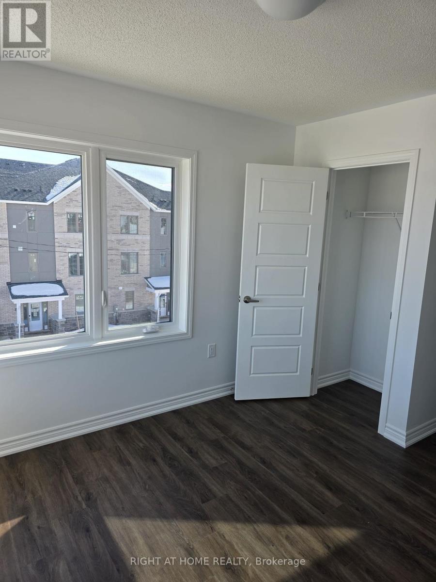 84 Yorkshire Drive, Barrie, Ontario L9J 1B5 - Photo 19 - S12841182