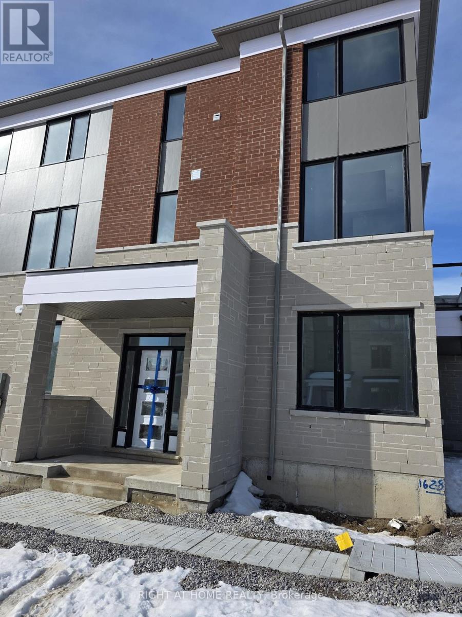 84 Yorkshire Drive, Barrie, Ontario L9J 1B5 - Photo 3 - S12841182