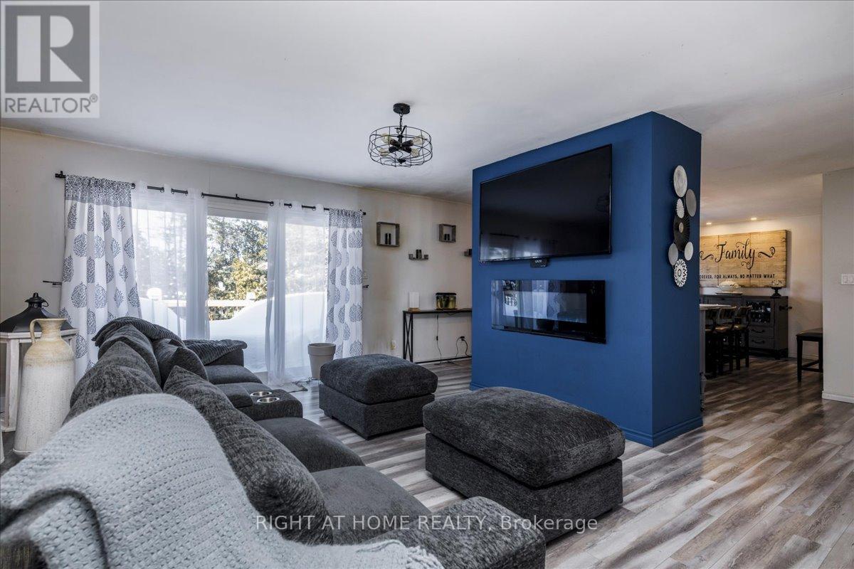 1628 Warminster Side Road, Oro-Medonte, Ontario  L0K 1E0 - Photo 7 - S12841192