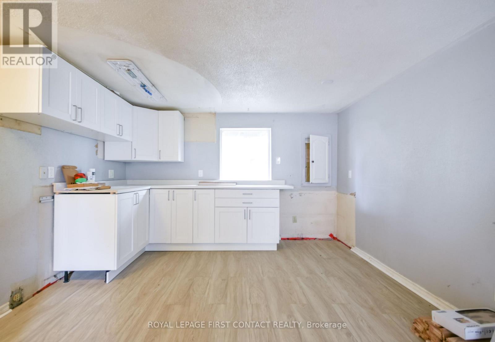 3071 Mosley Street, Wasaga Beach, Ontario  L9Z 1W7 - Photo 7 - S12841194