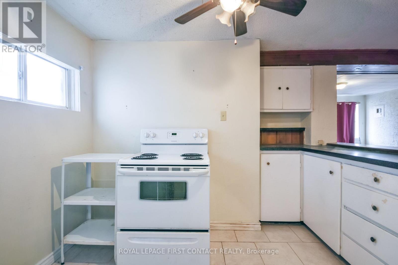 3071 Mosley Street, Wasaga Beach, Ontario  L9Z 1W7 - Photo 12 - S12841200