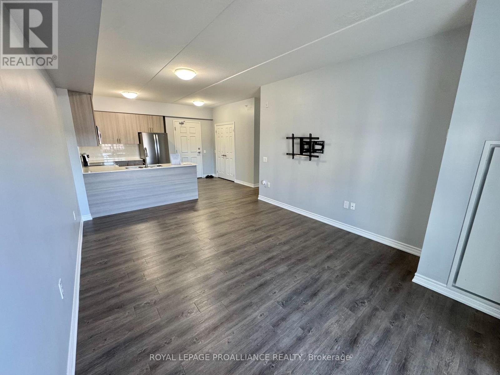 302 - 290 Liberty Street N, Clarington, Ontario  L1C 0V5 - Photo 7 - E12839786