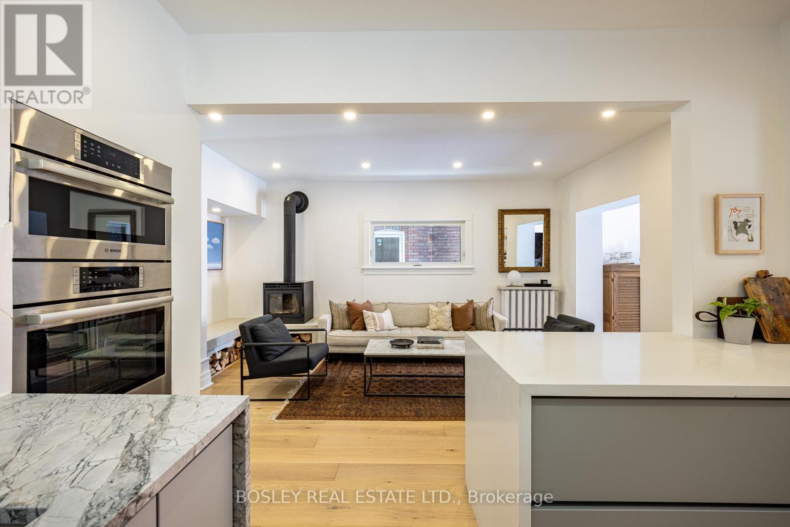 110 Grenadier Road, Toronto, Ontario  M6R 1R4 - Photo 10 - W12839176