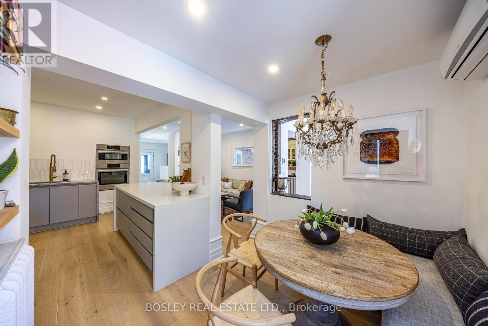 110 Grenadier Road, Toronto, Ontario  M6R 1R4 - Photo 12 - W12839176