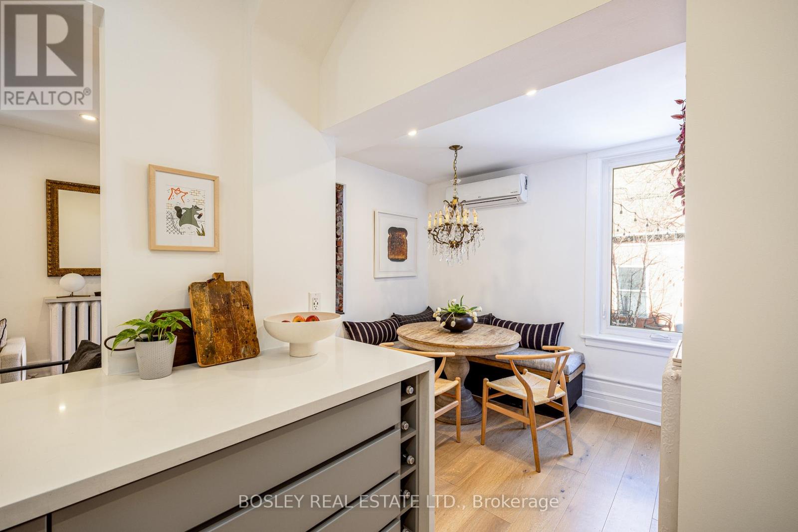 110 Grenadier Road, Toronto, Ontario  M6R 1R4 - Photo 11 - W12839176