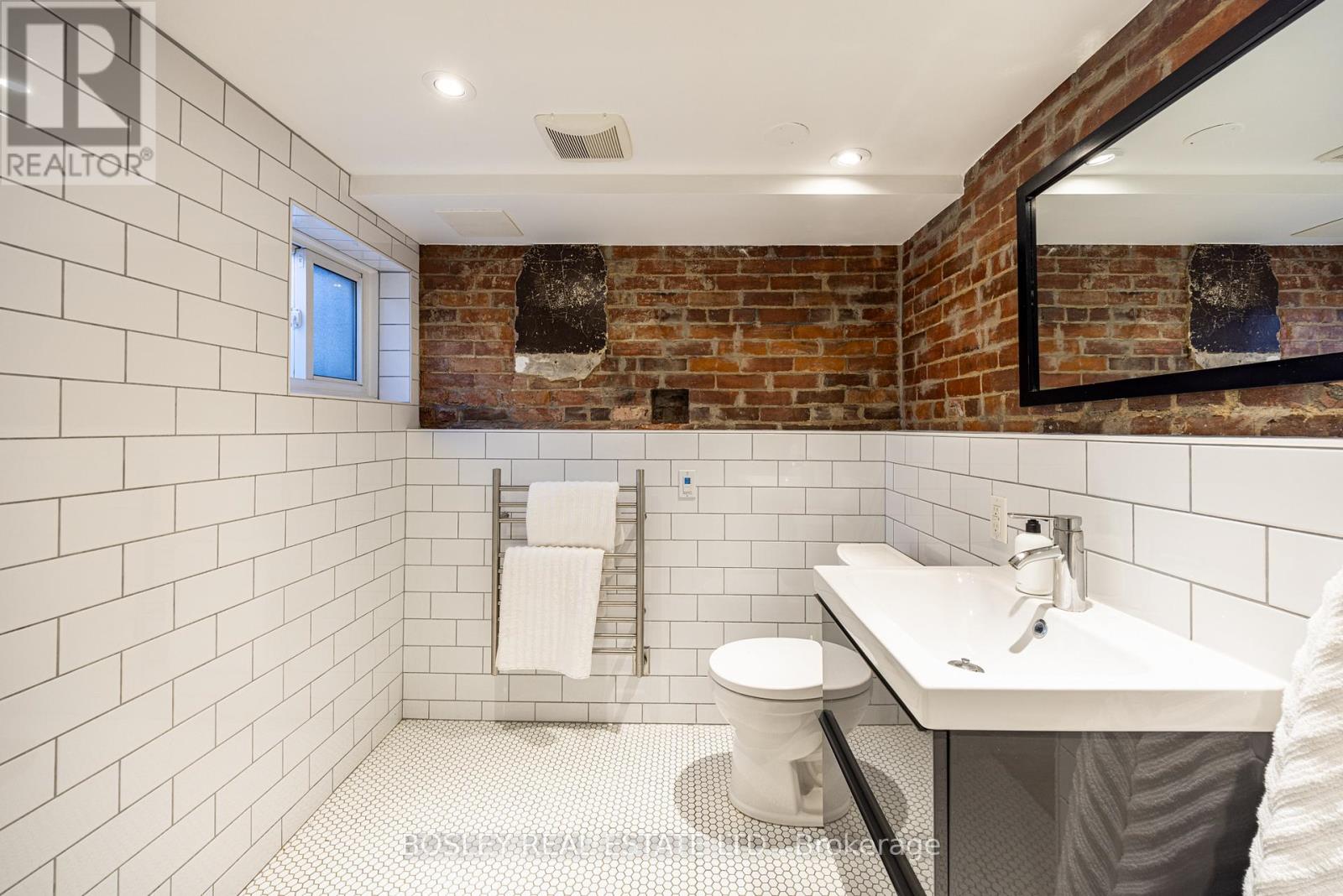 110 Grenadier Road, Toronto, Ontario  M6R 1R4 - Photo 40 - W12839176