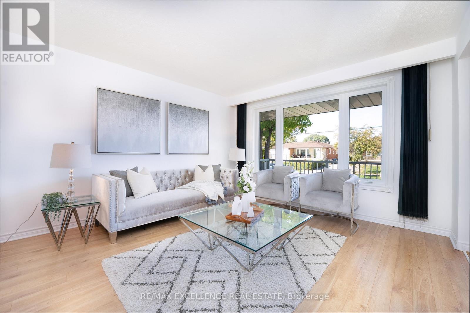 3692 Crabtree Crescent, Mississauga, Ontario  L4T 1S6 - Photo 9 - W12839902