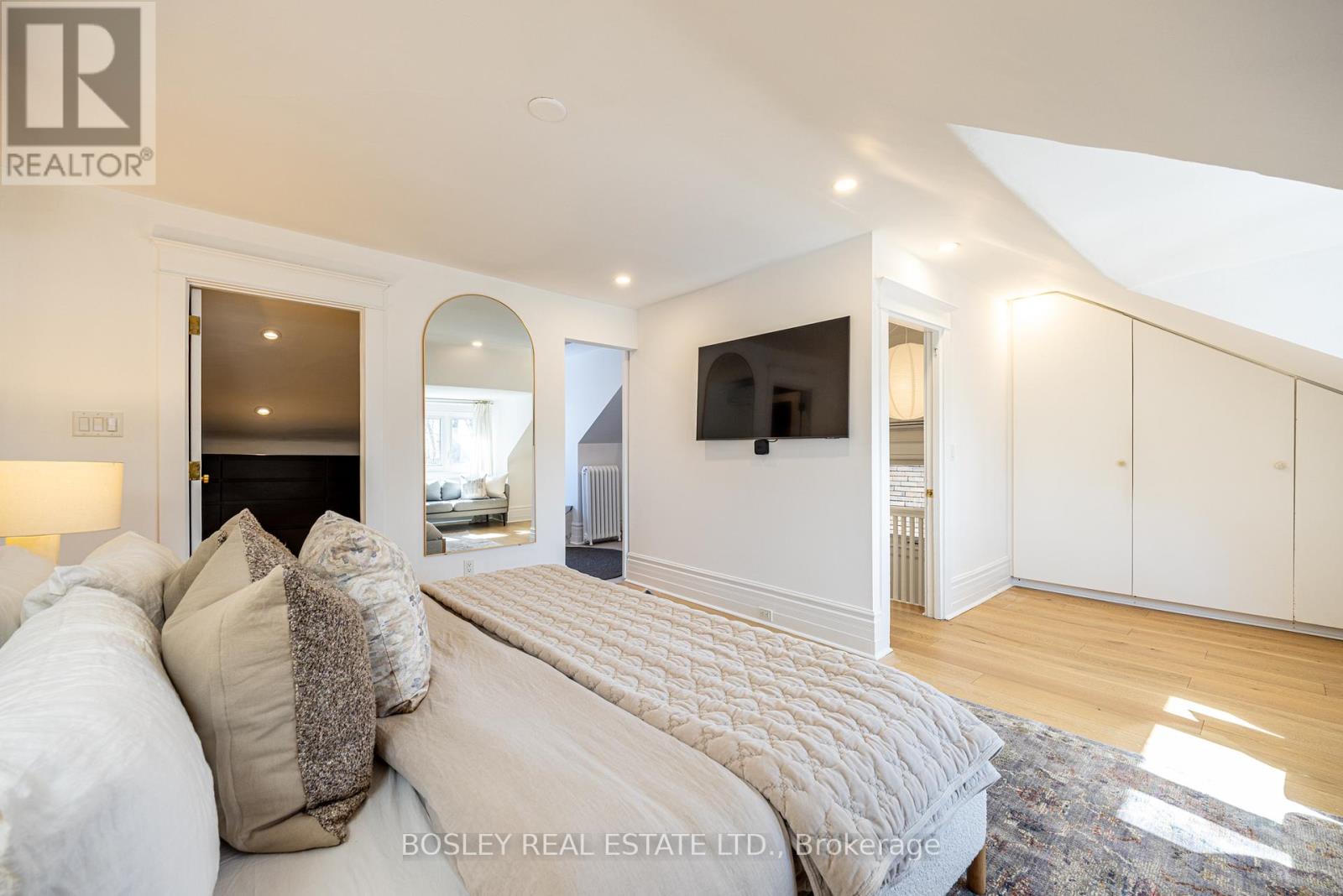 110 Grenadier Road, Toronto, Ontario  M6R 1R4 - Photo 32 - W12839176