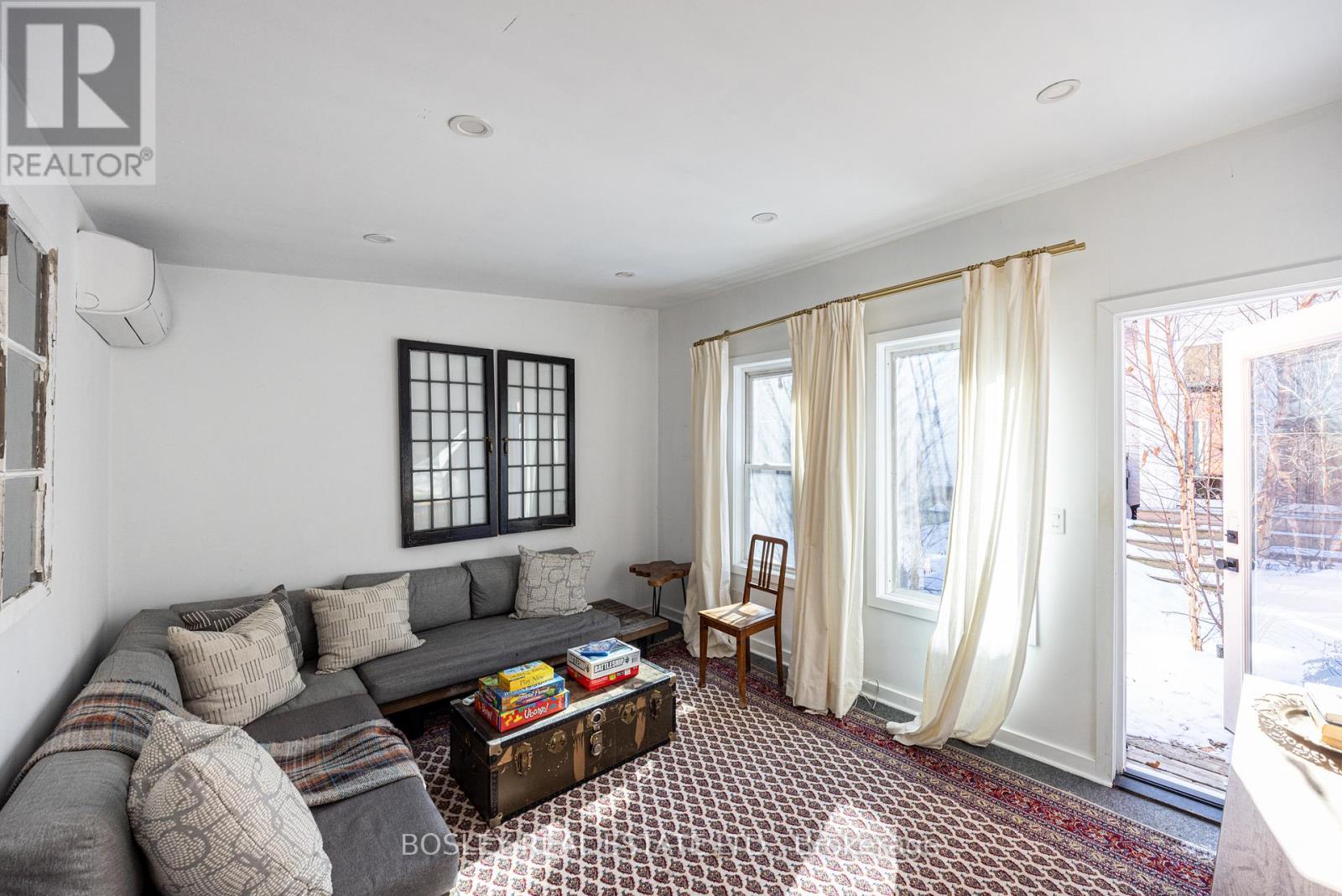 110 Grenadier Road, Toronto, Ontario  M6R 1R4 - Photo 16 - W12839176