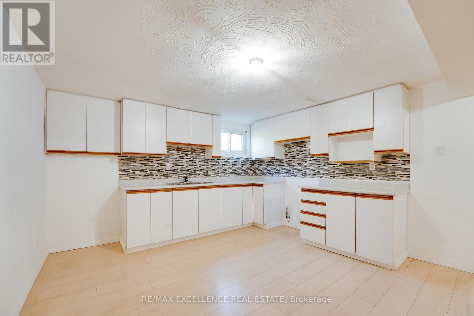 3692 Crabtree Crescent, Mississauga, Ontario  L4T 1S6 - Photo 30 - W12839902