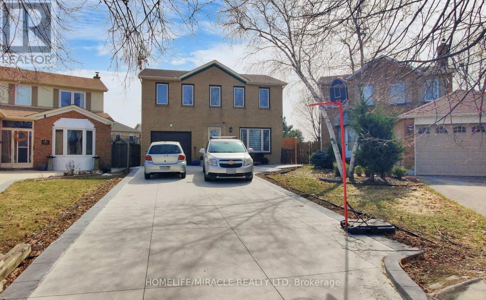 20 Nadia Place, Brampton, Ontario  L6S 4T6 - Photo 1 - W12841030