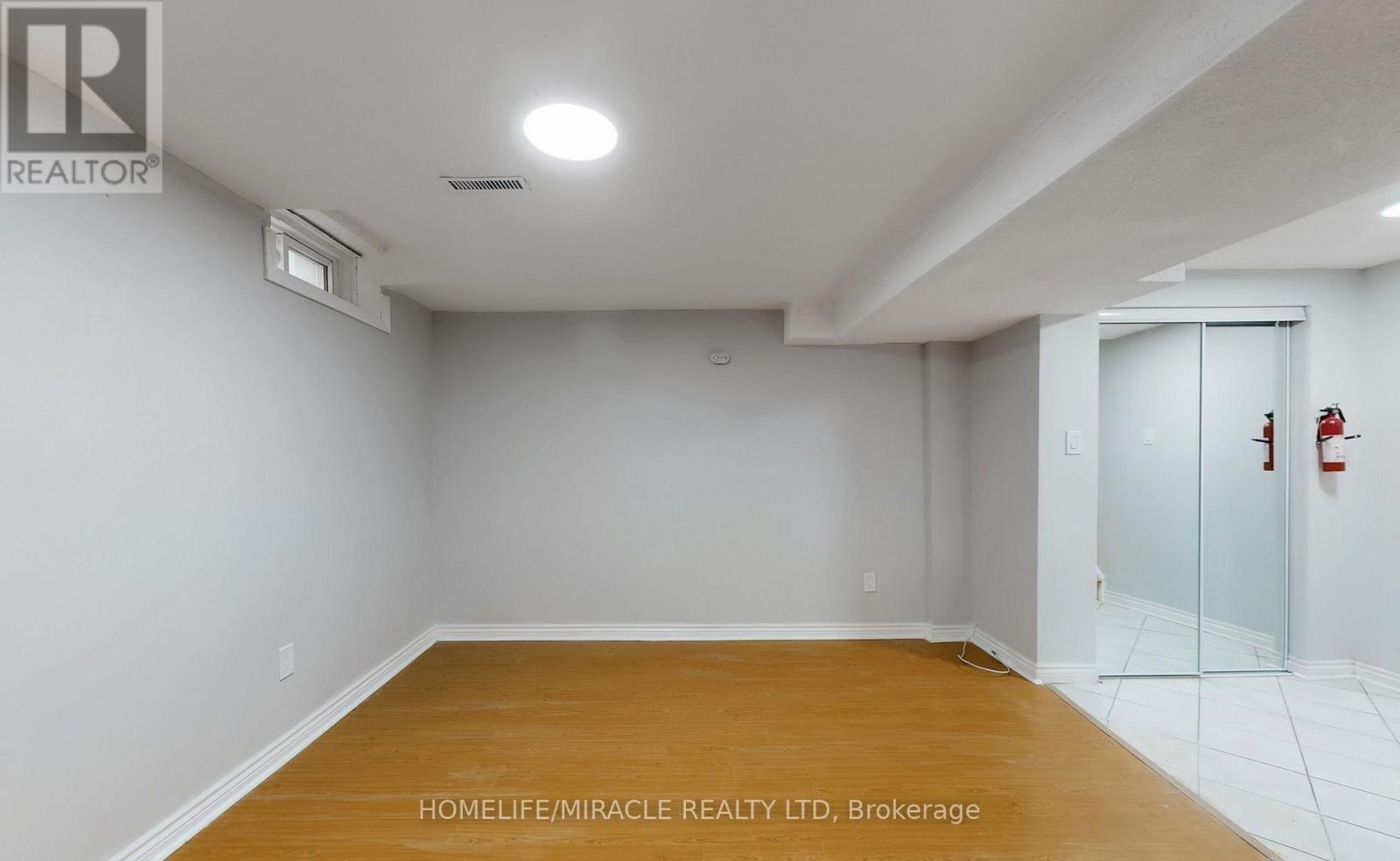 20 Nadia Place, Brampton, Ontario  L6S 4T6 - Photo 10 - W12841030