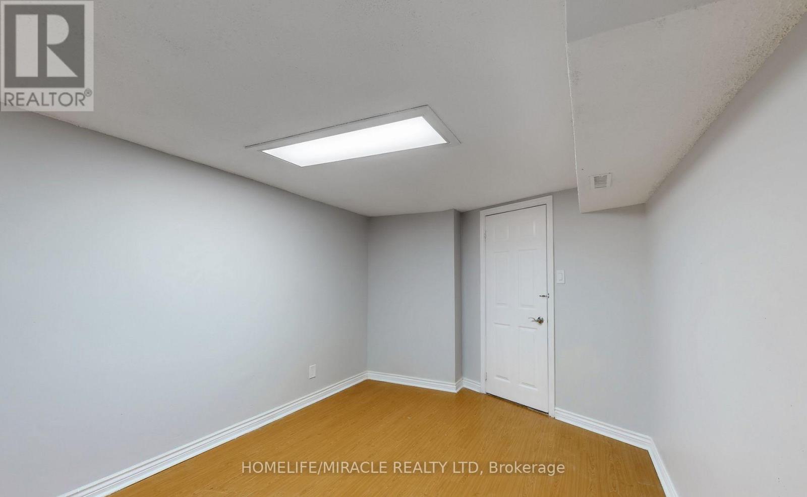 20 Nadia Place, Brampton, Ontario  L6S 4T6 - Photo 13 - W12841030