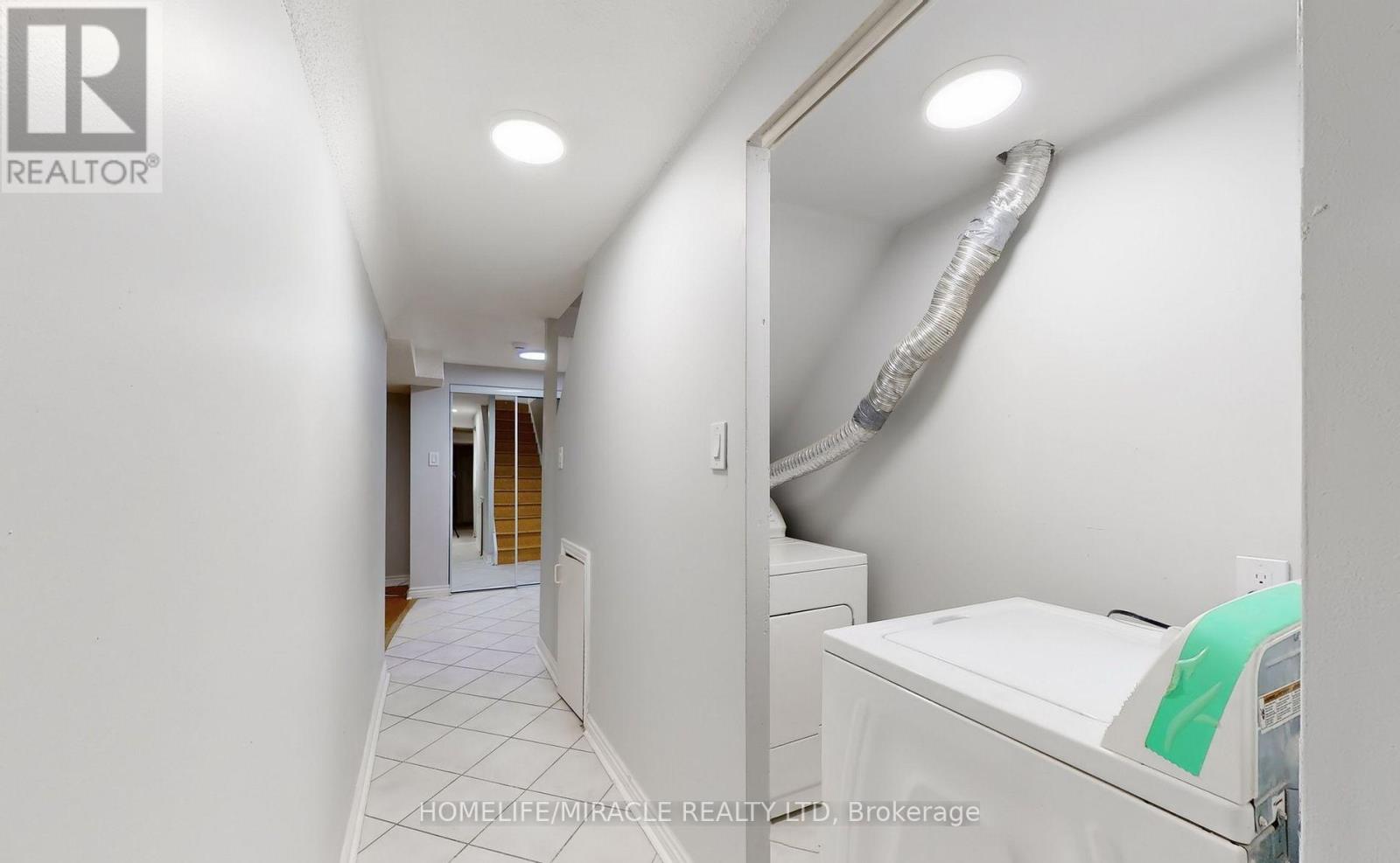 20 Nadia Place, Brampton, Ontario  L6S 4T6 - Photo 16 - W12841030