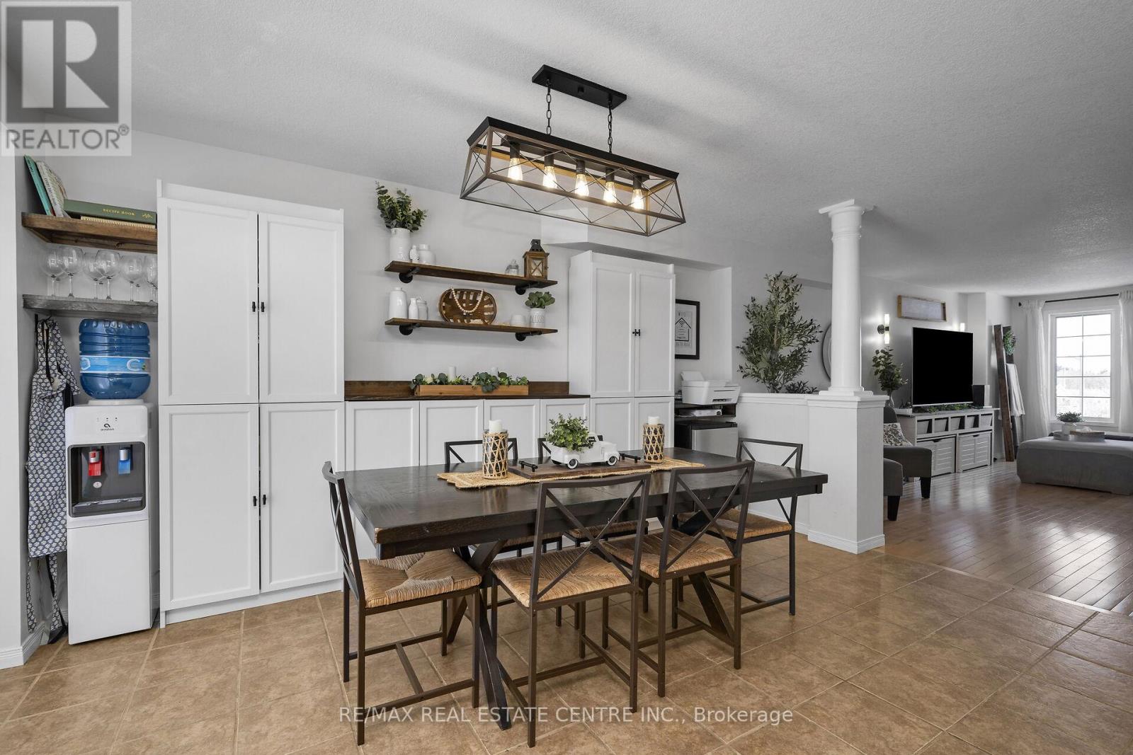 93 Benjamin Crescent, Orangeville, Ontario  L9W 5J3 - Photo 3 - W12841046