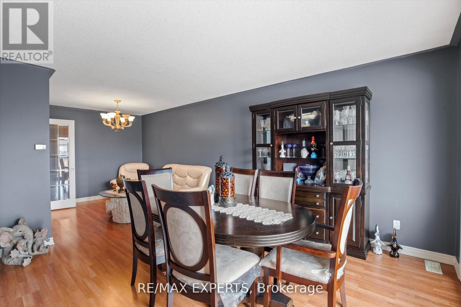 4 Martindale Crescent, Brampton, Ontario  L6X 2T9 - Photo 9 - W12841070