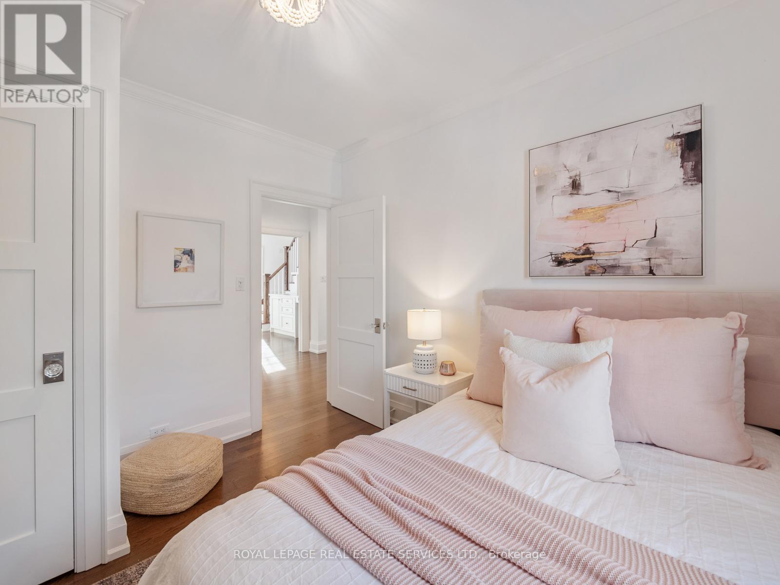 387 Kennedy Avenue, Toronto, Ontario  M6P 3C5 - Photo 23 - W12841080